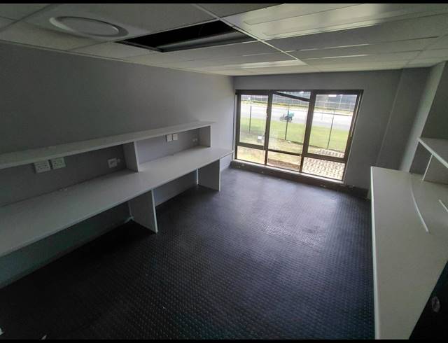345M² OFFICE TO LET IN MAGALIESSIG